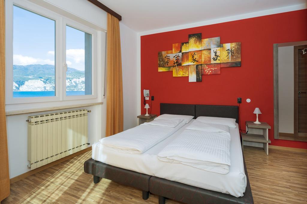 Hotel Garni Ischia Malcesine Oda fotoğraf