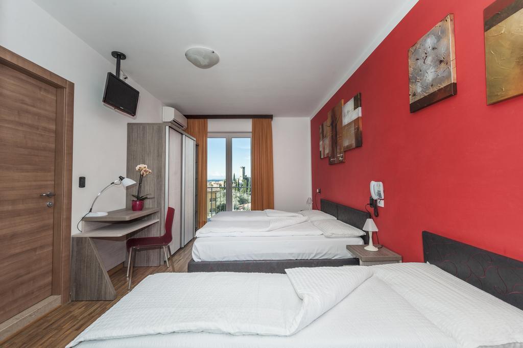 Hotel Garni Ischia Malcesine Oda fotoğraf